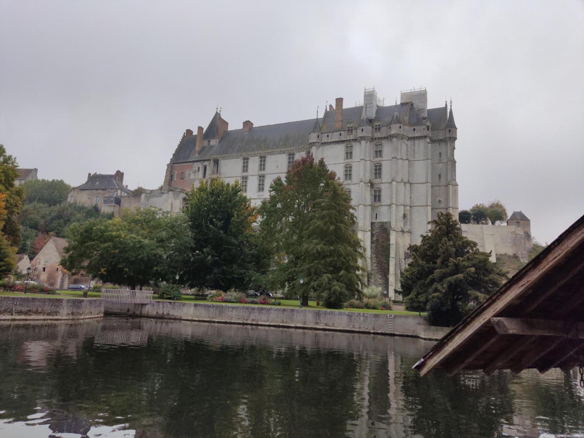 Halte Douillette Au Coeur De La Ville Châteaudun Buitenkant foto