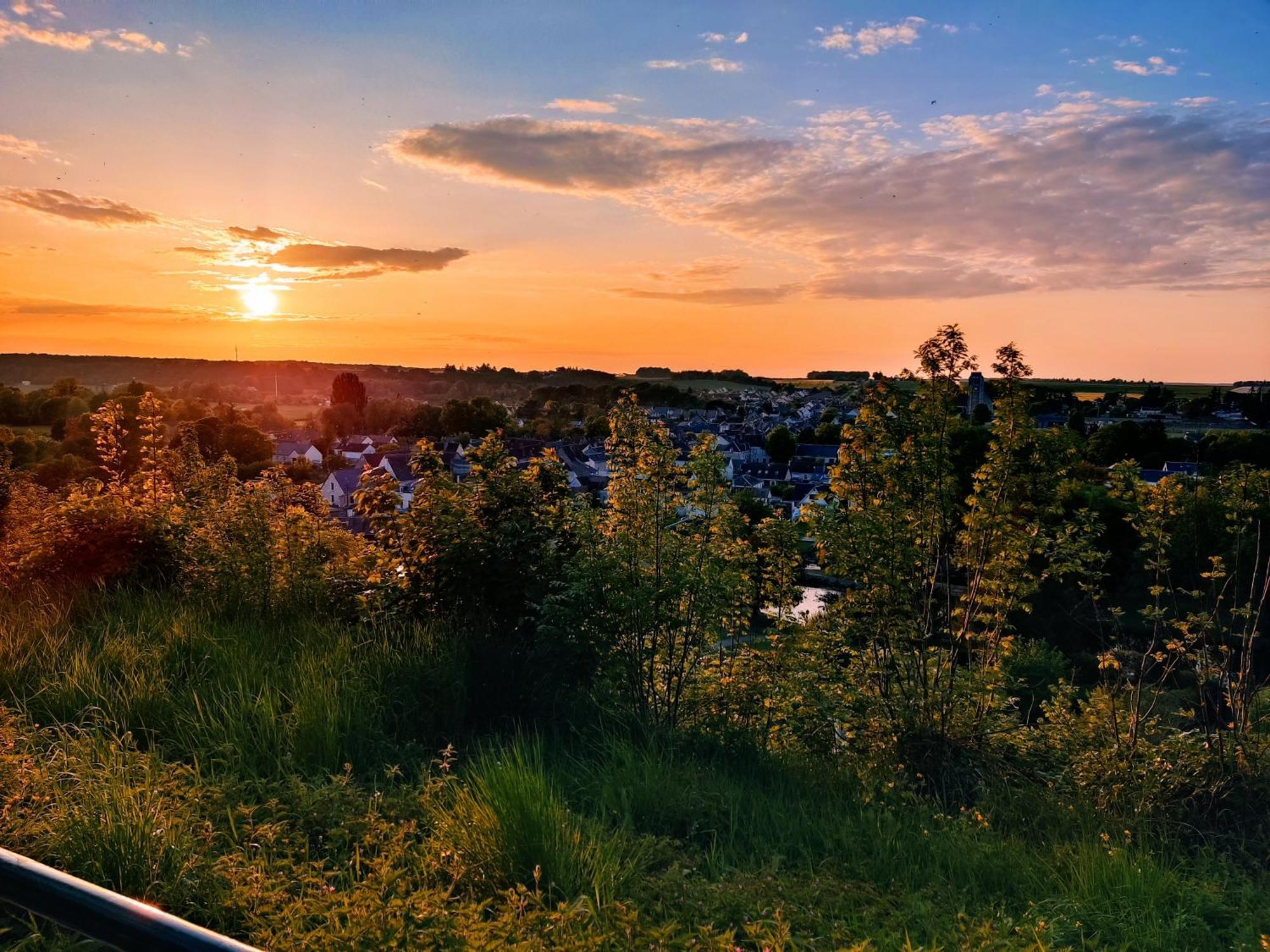 Halte Douillette Au Coeur De La Ville Châteaudun Buitenkant foto